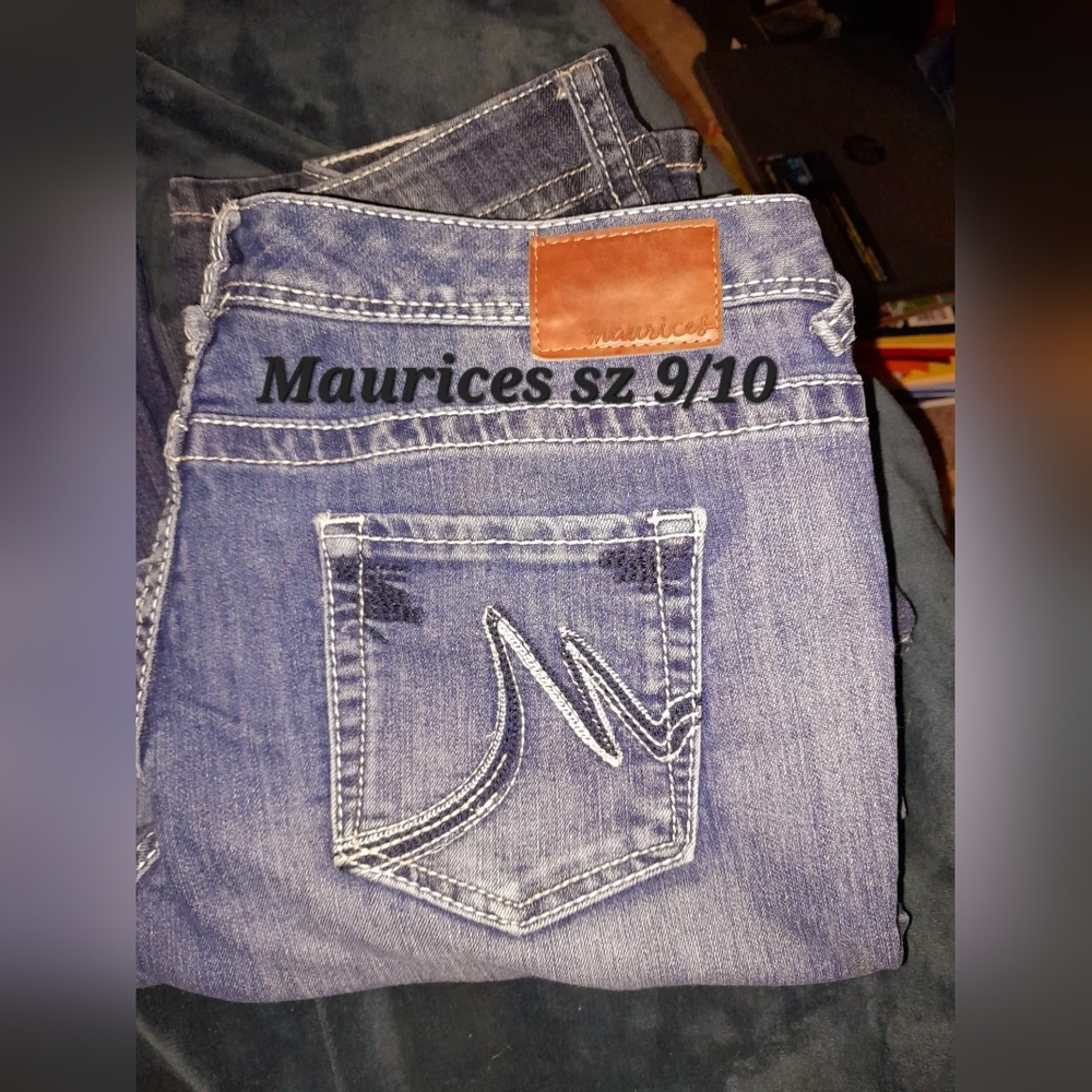 Maurices Jeans sz 9/10